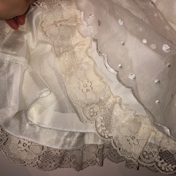 Cream Tulle dotted dress with lace 12-18 ? - Picture 6 of 7